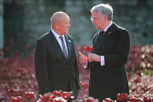 French and British Defence ministers Jean-Yves Le Drian and Michael Fallon
